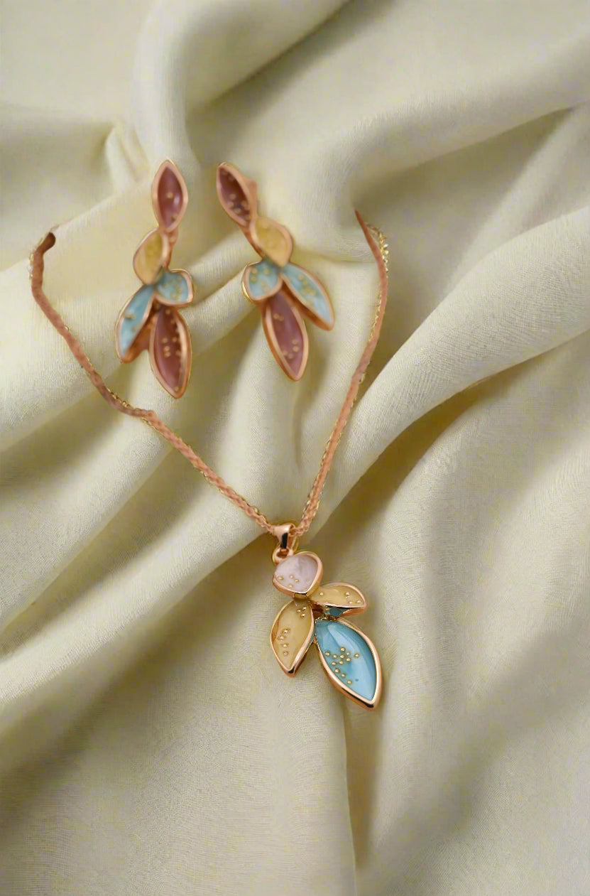 Premium Rose Gold Plated Enamel Pendant Chain Set