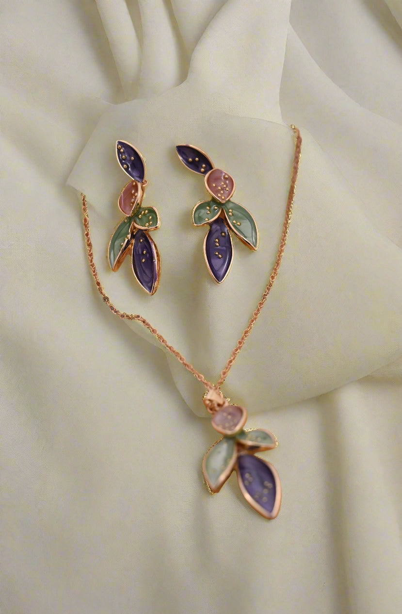 Premium Rose Gold Plated Enamel Pendant Chain Set