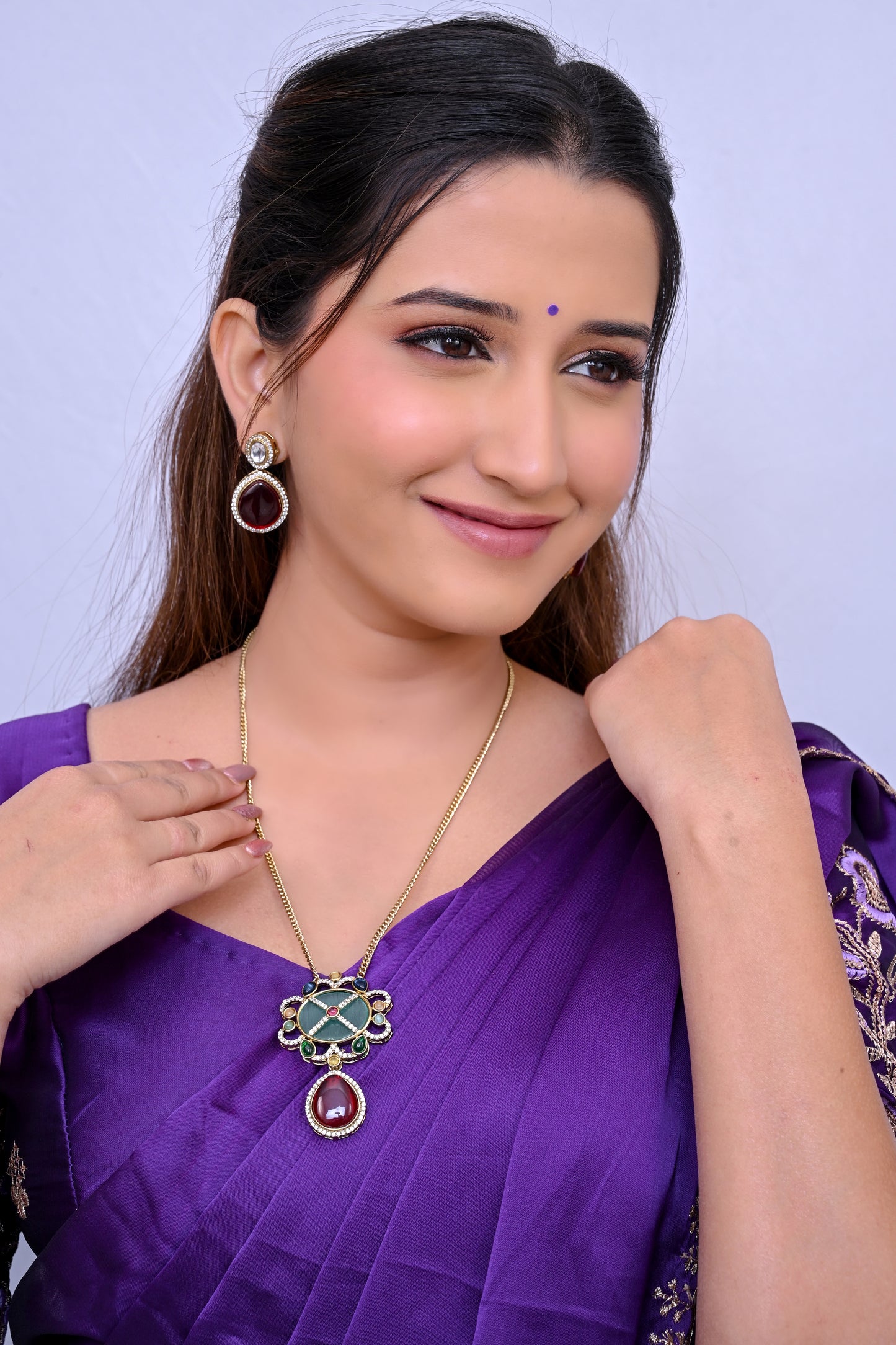 Meticulously Crafted Doublet Stone Necklace Set