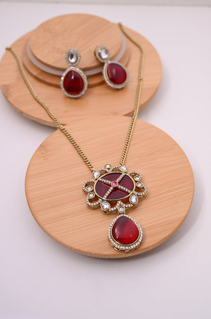 Meticulously Crafted Doublet Stone Necklace Set