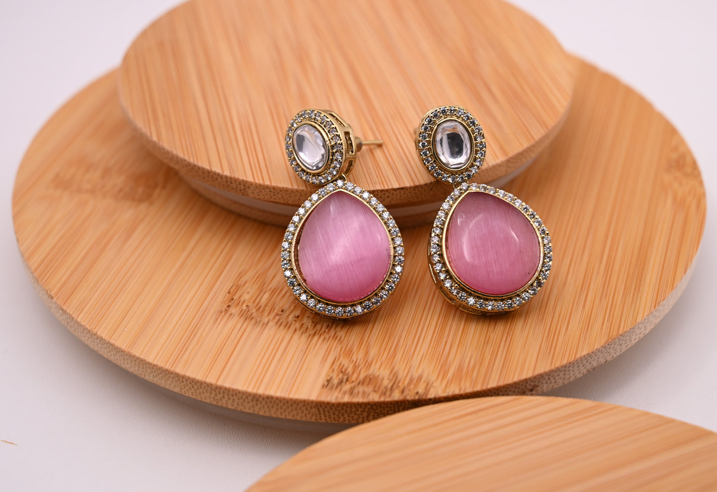 Meticulously Crafted Doublet Stone Necklace Set