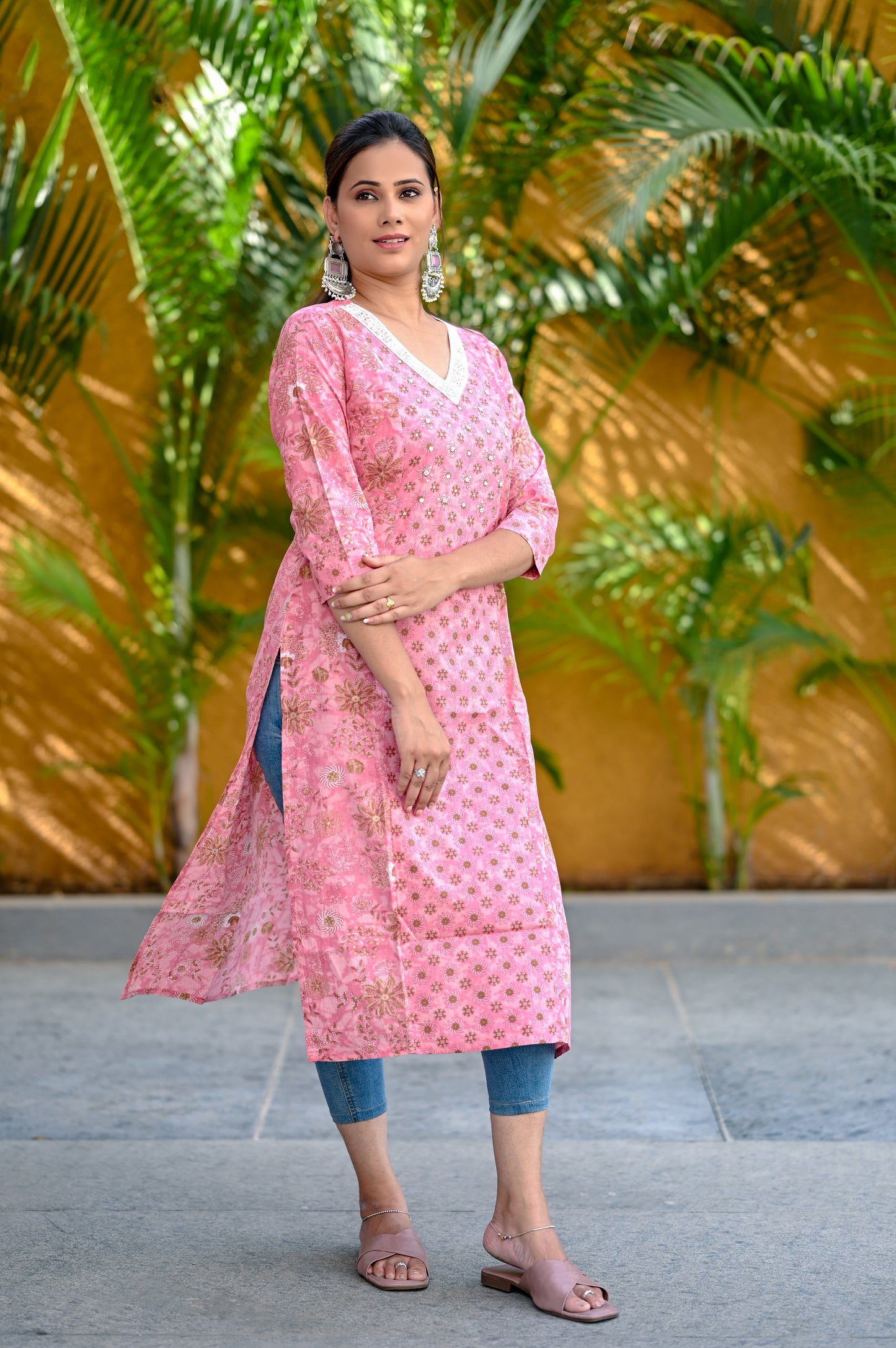 Pink Printed Mirror Work Lace Detailing V Neck Straight Kurta