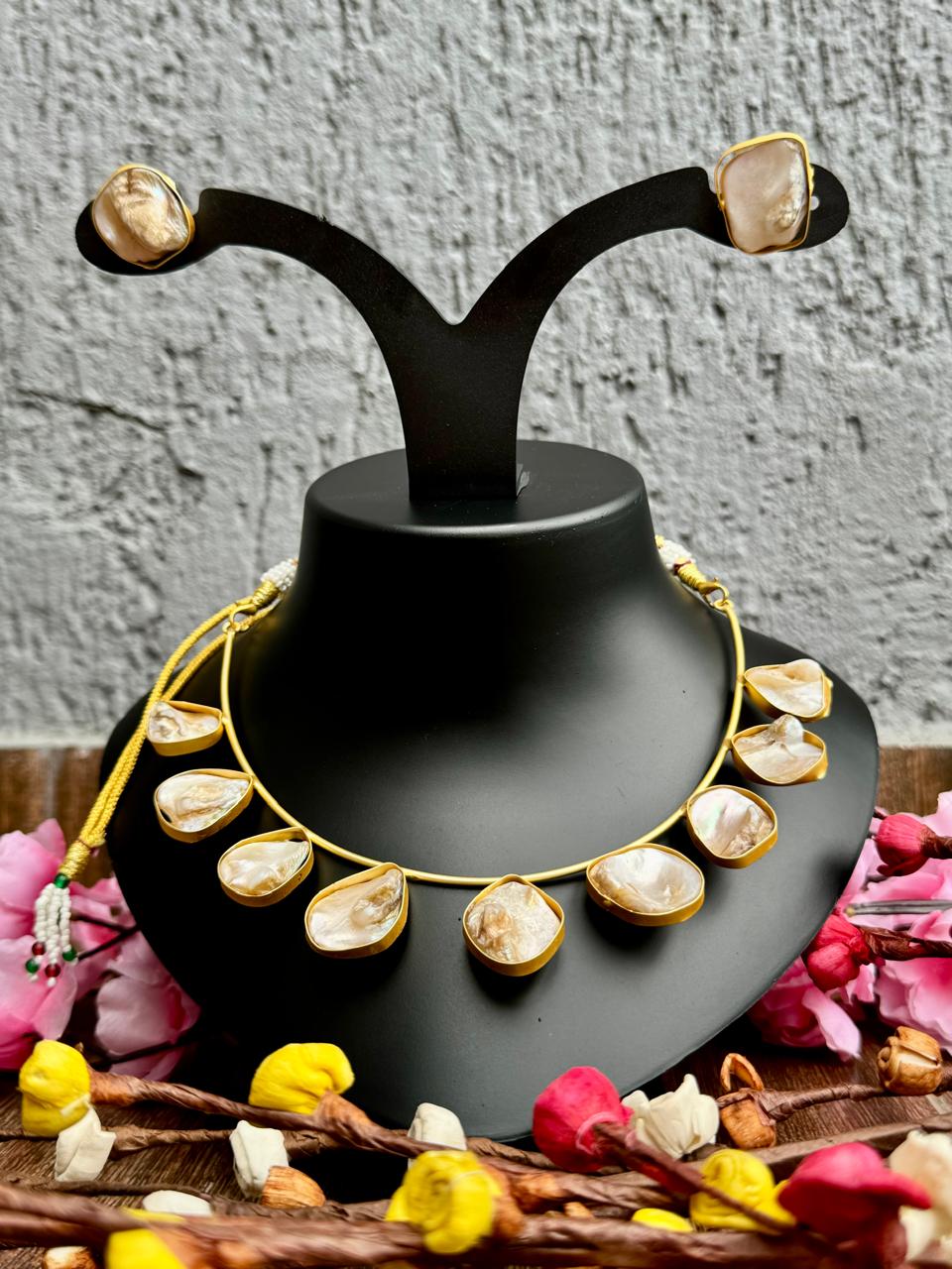 Stunning Gold Plated Baroque Pearl Hasli Necklace Set