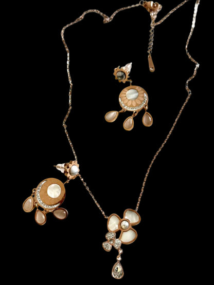 Anti-Tarnish MOP Flower AD Drop Chain Pendant Set
